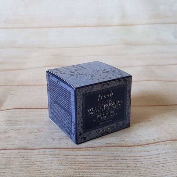 Lotus Youth Preserve Dream Cream - Picture 2 of 5